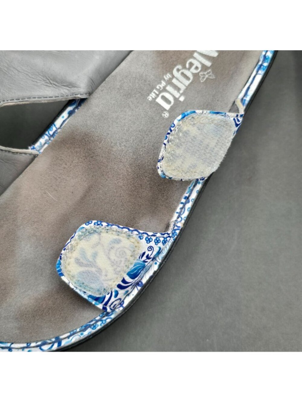Alegria Peggy Wedge Slip On Sandals Size 37 Blue White Floral Rhinestone Buckle - Picture 11 of 12
